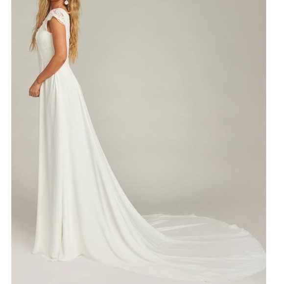 Show me your mumu Chantel Lace Wedding Dress - Picture 4 of 4